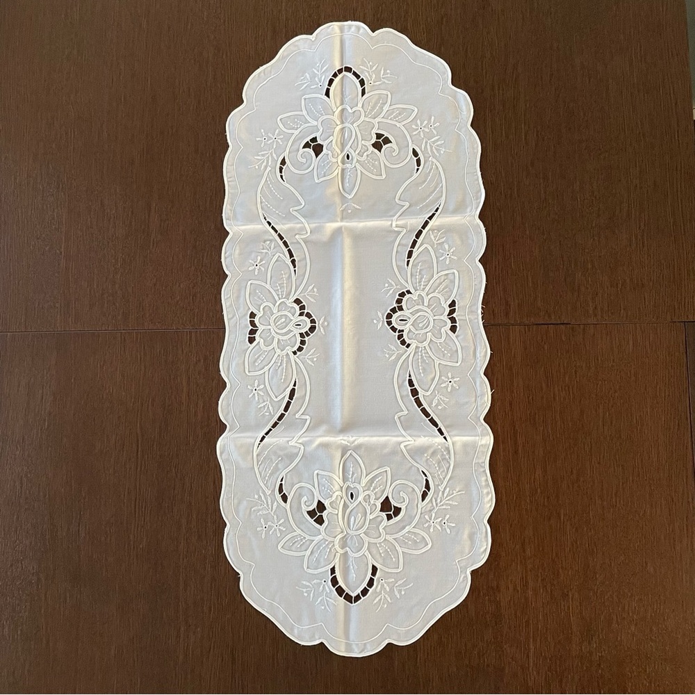 NWOT Table Cloth/Runner